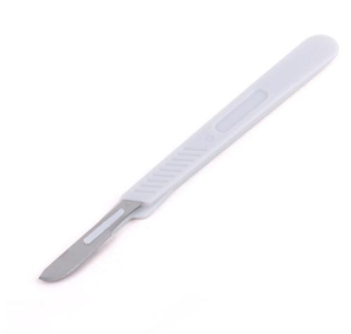 Скальпель хірургічний з пластмасовою ручкою та стальним лезом, №24 GT041-600